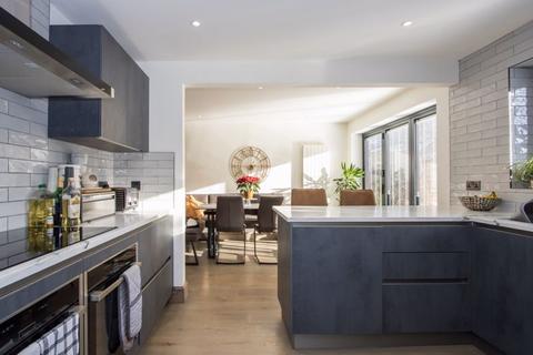 16 Bittern Way, Penarth, CF64 5FS