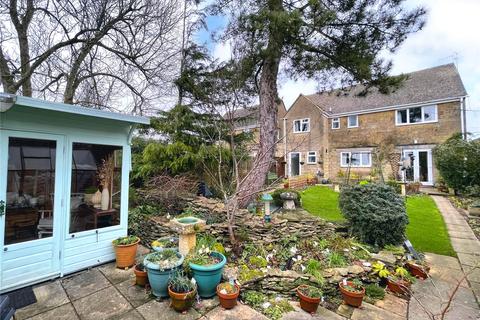 161 Alexander Drive, Cirencester, GL7 1UQ