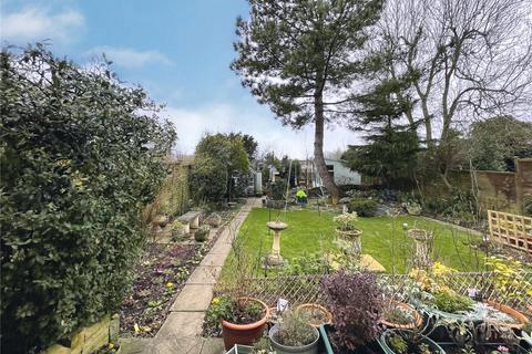 161 Alexander Drive, Cirencester, GL7 1UQ