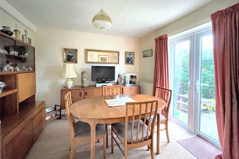 161 Alexander Drive, Cirencester, GL7 1UQ