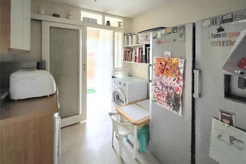161 Alexander Drive, Cirencester, GL7 1UQ