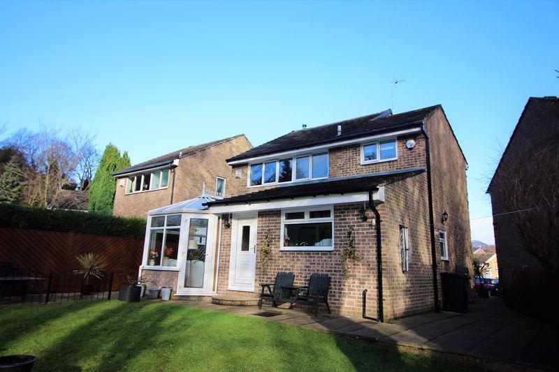 Central Park, Well Head, Halifax 4 bed detached house £320,000