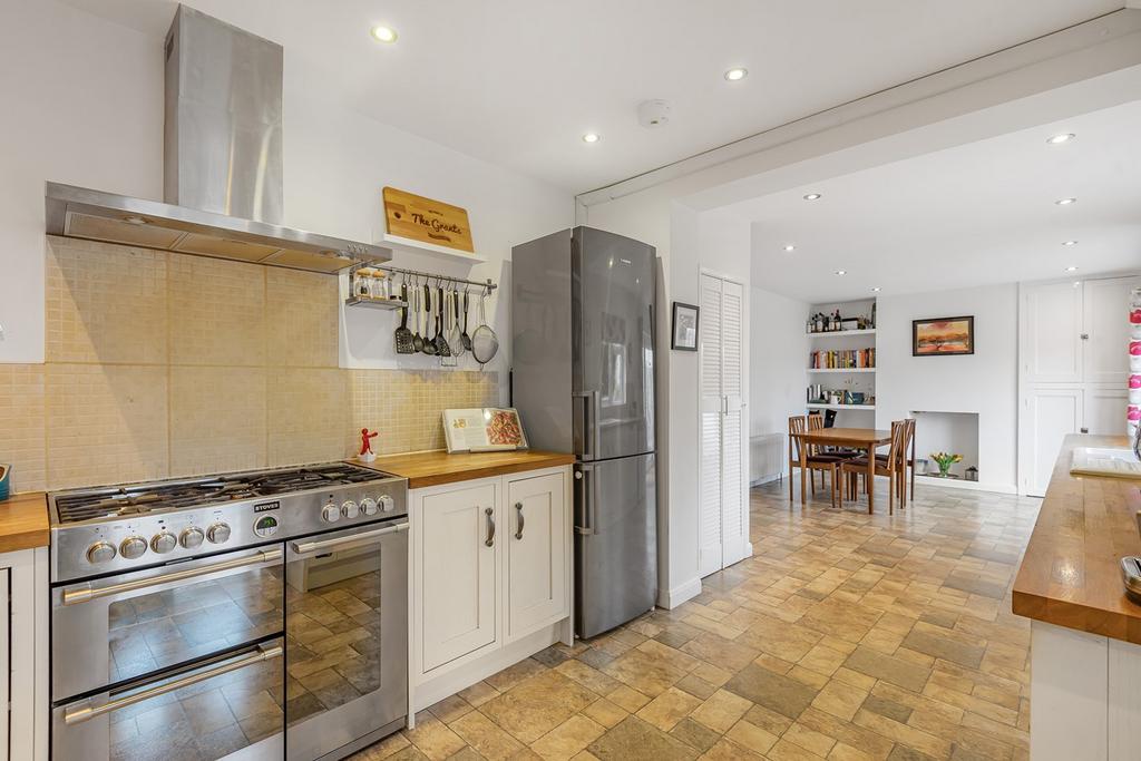 St Johns Road, Hitchin, SG4 4 bed semidetached house £685,000