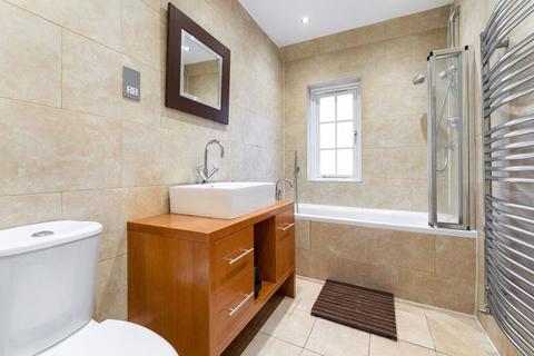 8 Brunner Close, London, NW11 6NP