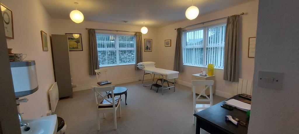Ground floor office suite