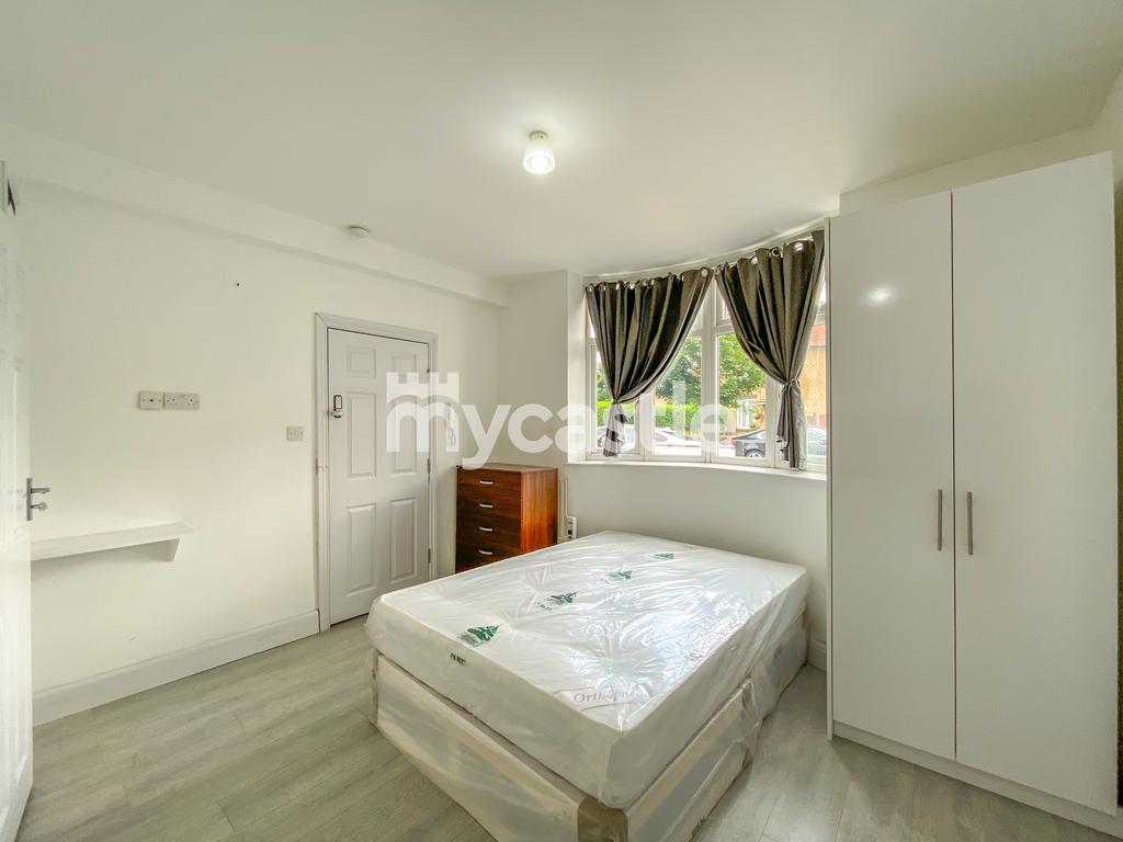 Vernon Road, Feltham TW13 House share £850 pcm (£196 pw)