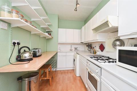 3 bedroom apartment to rent, Bedford Road, London, N15