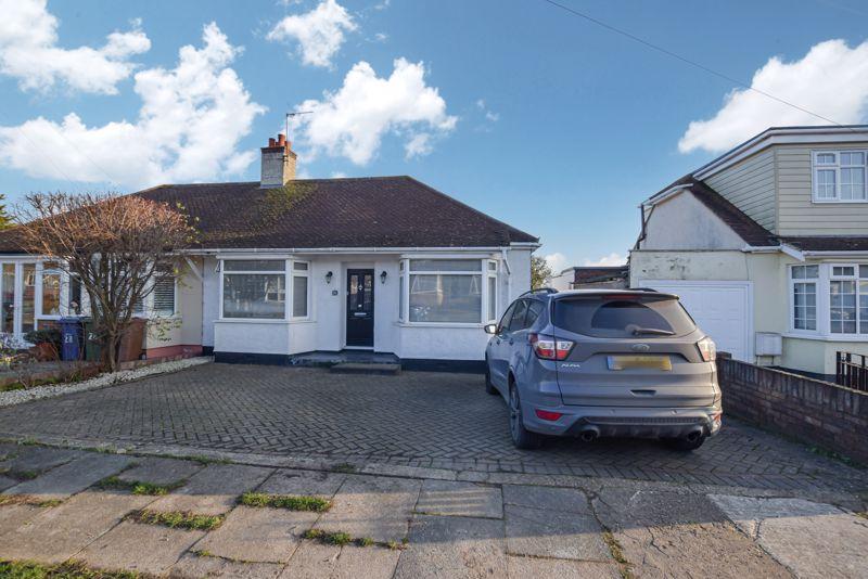 Vincent Close, Corringham 2 bed semidetached bungalow £450,000