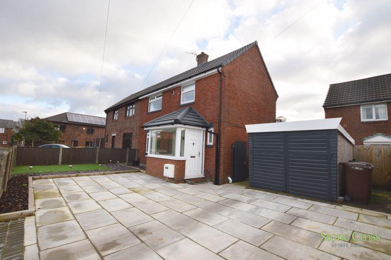 Maple Avenue, Lowton, Warrington, WA3... 2 bed semidetached house £