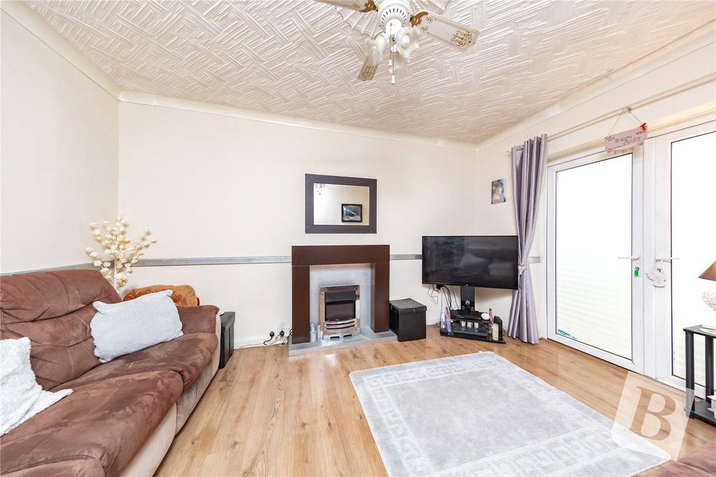 Cartwright Road, Dagenham, RM9 3 bed terraced house £375,000