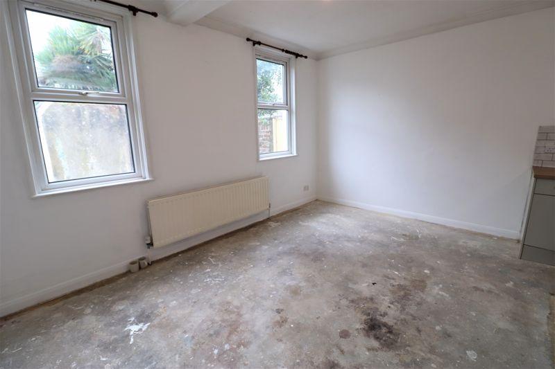 Selden Lane, Worthing 1 bed apartment £185,000