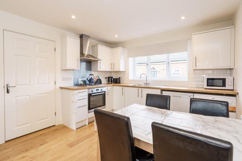 Gainsborough Green, Abingdon 2 bed detached house £300,000