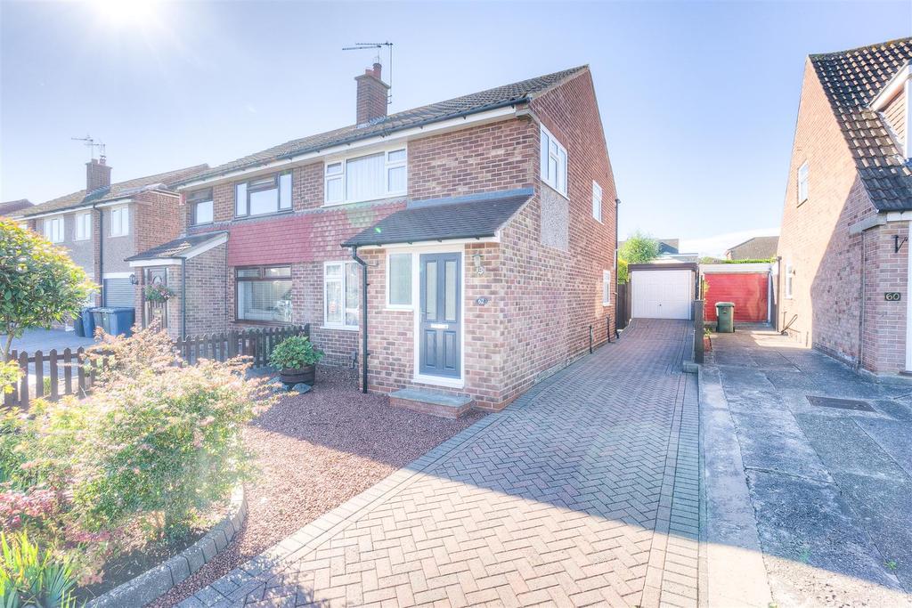 Fairway, Keyworth, Nottingham 3 bed semidetached house £285,000