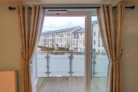 37 Springhead Parkway, Northfleet, Gravesend, DA11 8AD
