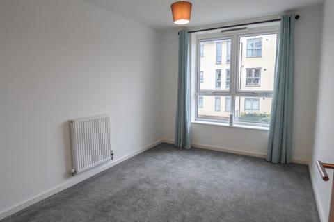 37 Springhead Parkway, Northfleet, Gravesend, DA11 8AD