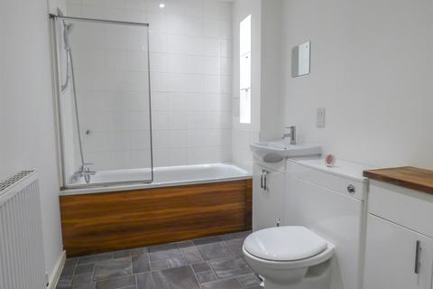 37 Springhead Parkway, Northfleet, Gravesend, DA11 8AD