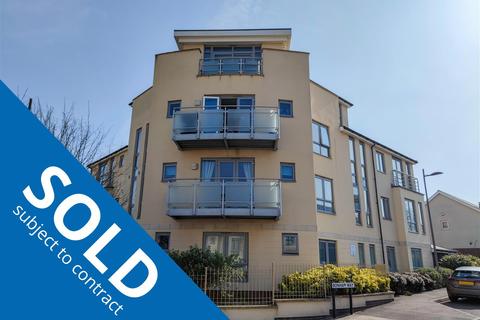 37 Springhead Parkway, Northfleet, Gravesend, DA11 8AD