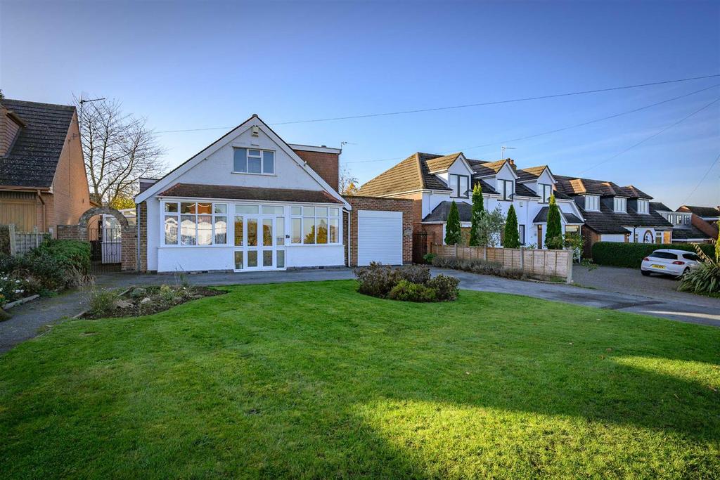 Kenilworth Road, Cubbington... 4 bed detached bungalow £470,000