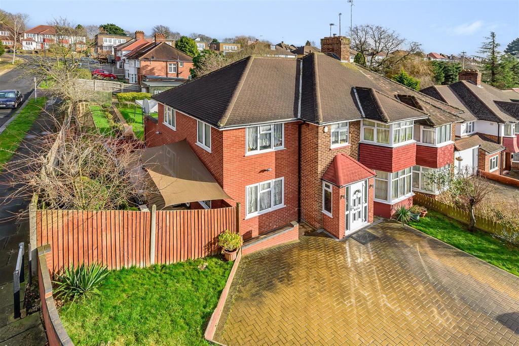 Barn Way, Wembley Park 6 bed semidetached house £999,950