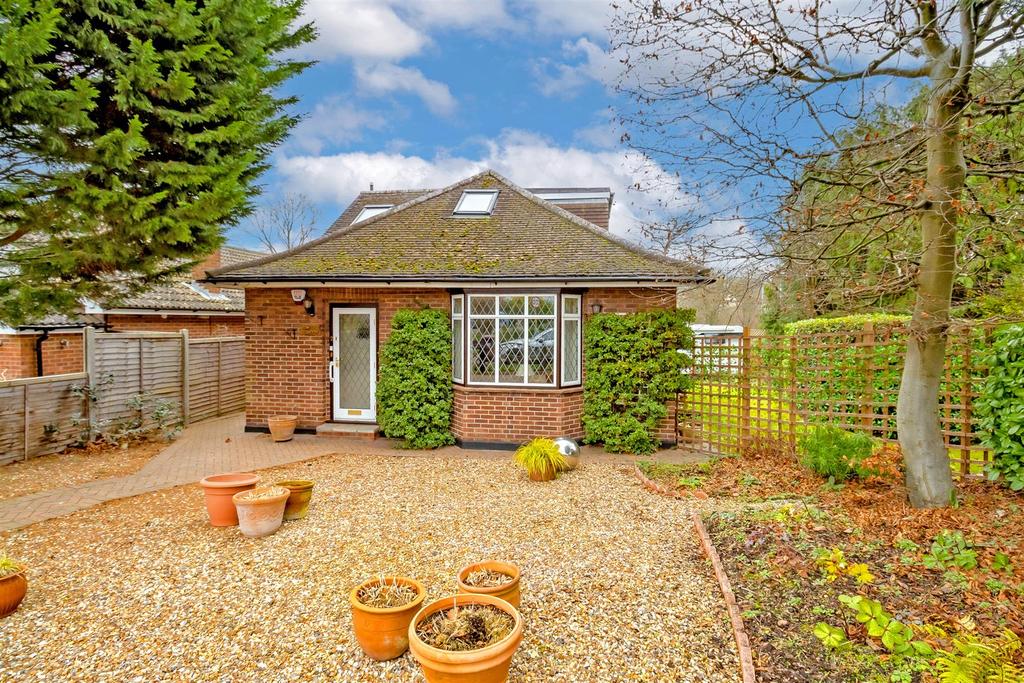 Links Drive, Radlett 2 bed detached bungalow £1,000,000