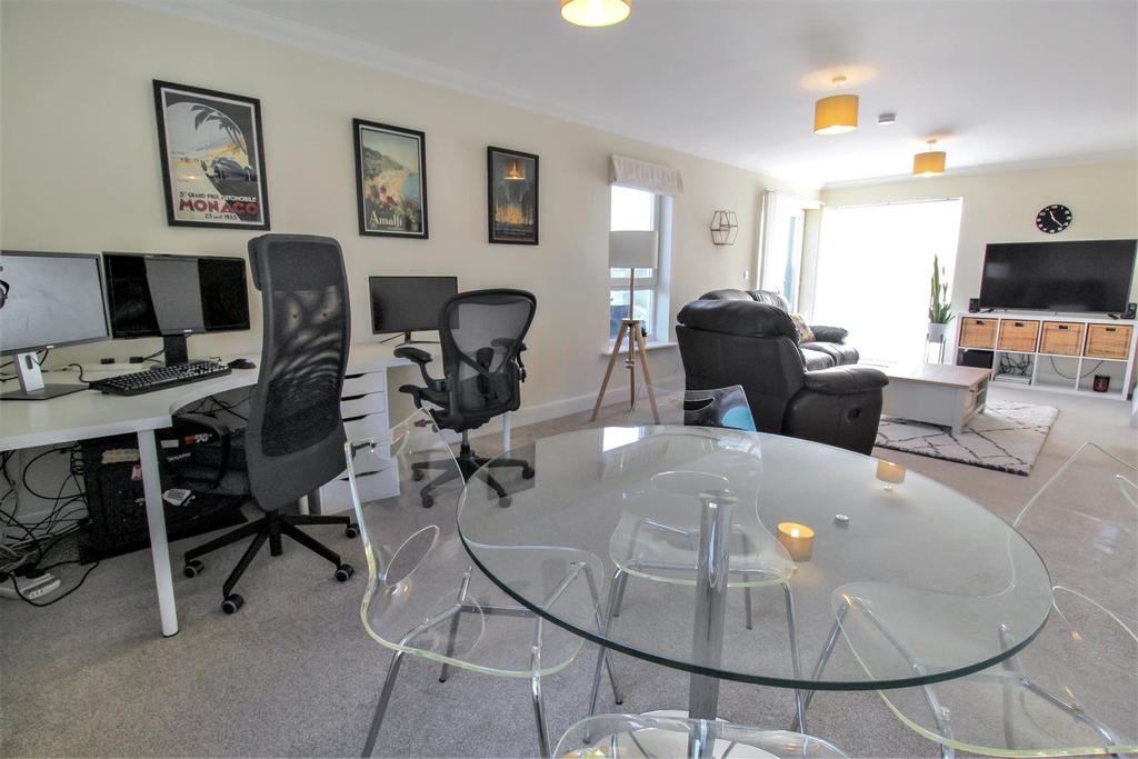 Living room 3.jpg