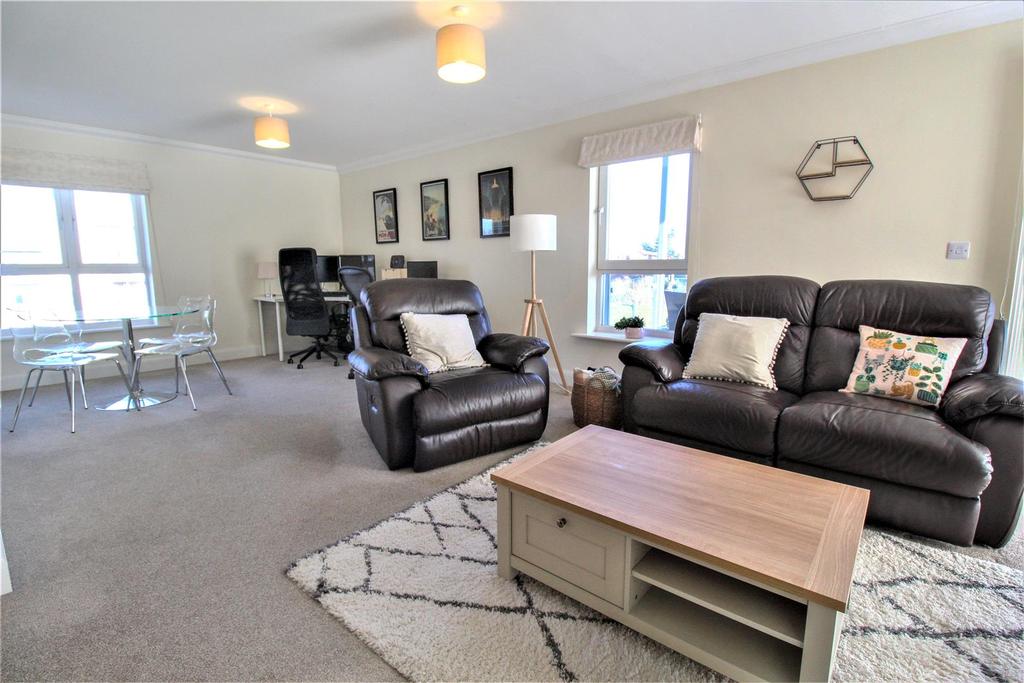 Living room 5.jpg