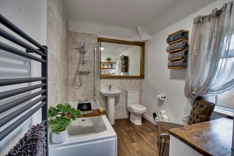 107 Broadway, Horsforth, Leeds, LS18 4HL