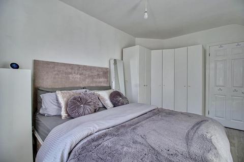 107 Broadway, Horsforth, Leeds, LS18 4HL