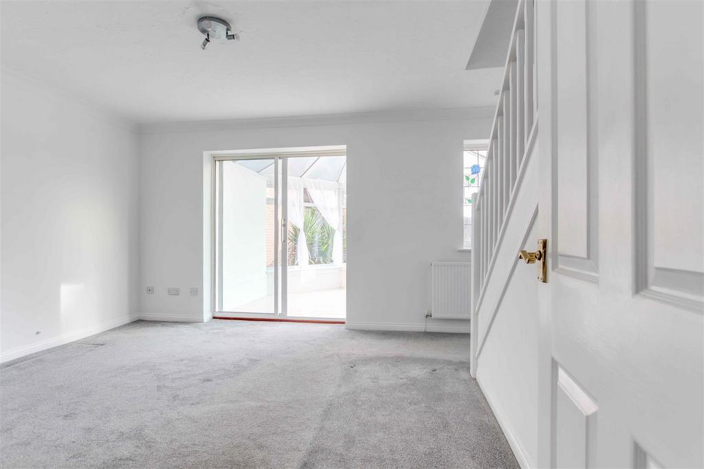 Leslie Park, BurnhamOnCrouch 3 bed house £380,000