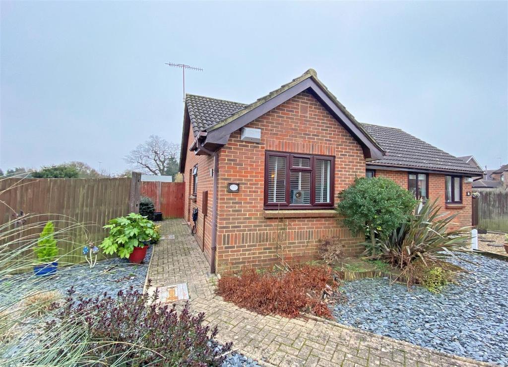 Albury Road, Merstham, Redhill 2 bed semidetached bungalow £375,000