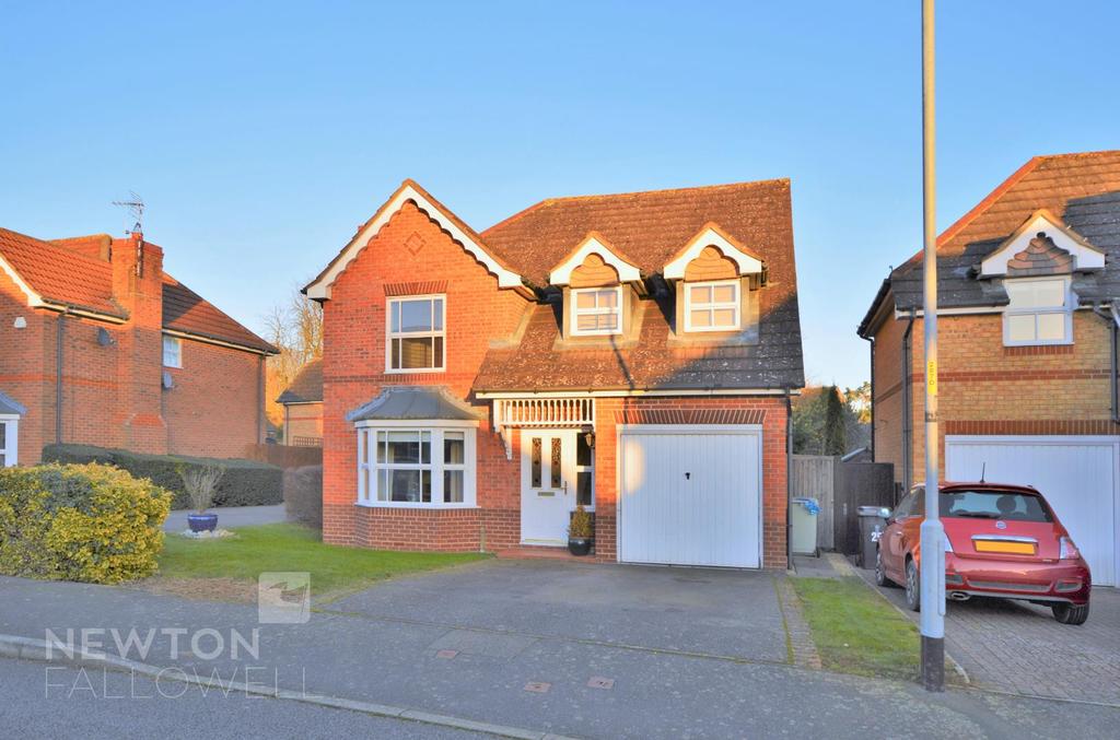 Schofield Road, Oakham 4 bed detached house £1,500 pcm (£346 pw)