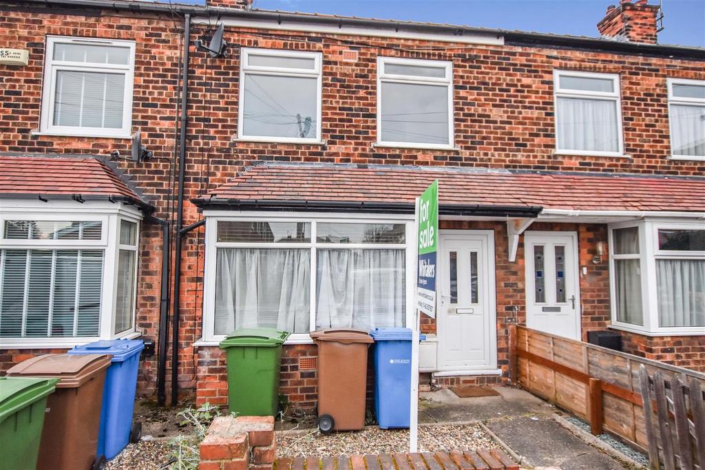 Penshurst Avenue, Hessle 2 bed terraced house £140,000