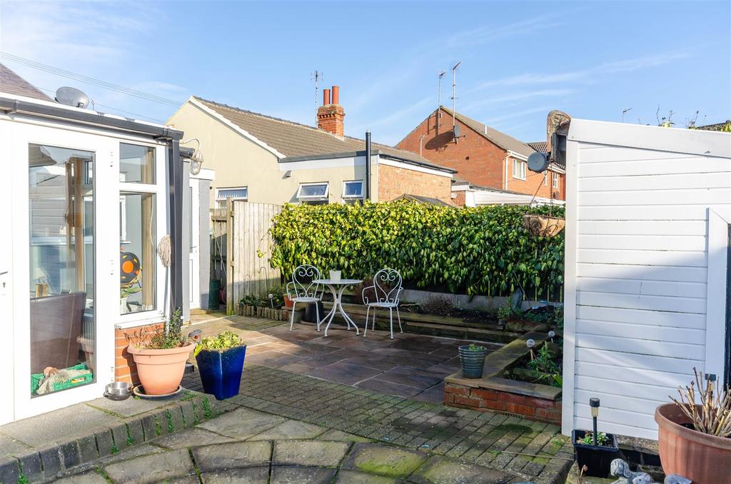 Lee Avenue, Withernsea 2 bed semidetached bungalow £130,000