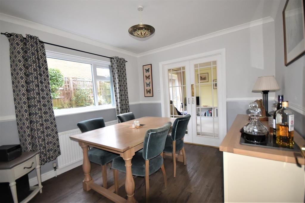 Greenway Close, Wincanton 4 bed detached house £380,000