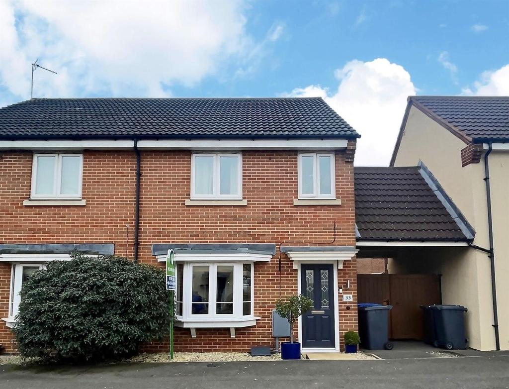 Richmond Gate, Hinckley 3 bed semidetached house £235,000