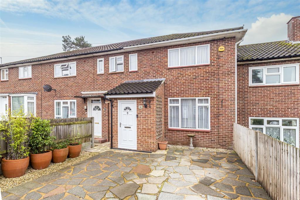 Hanbury Path, Sheerwater, Woking 3 bed house £375,000