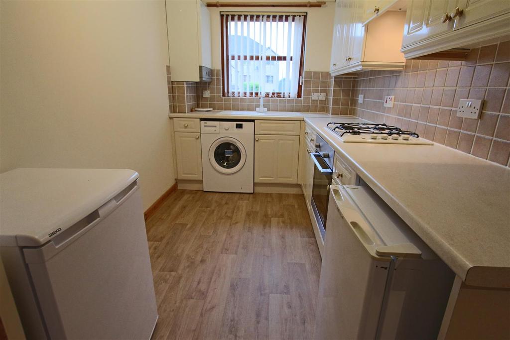 3. Kitchen.JPG