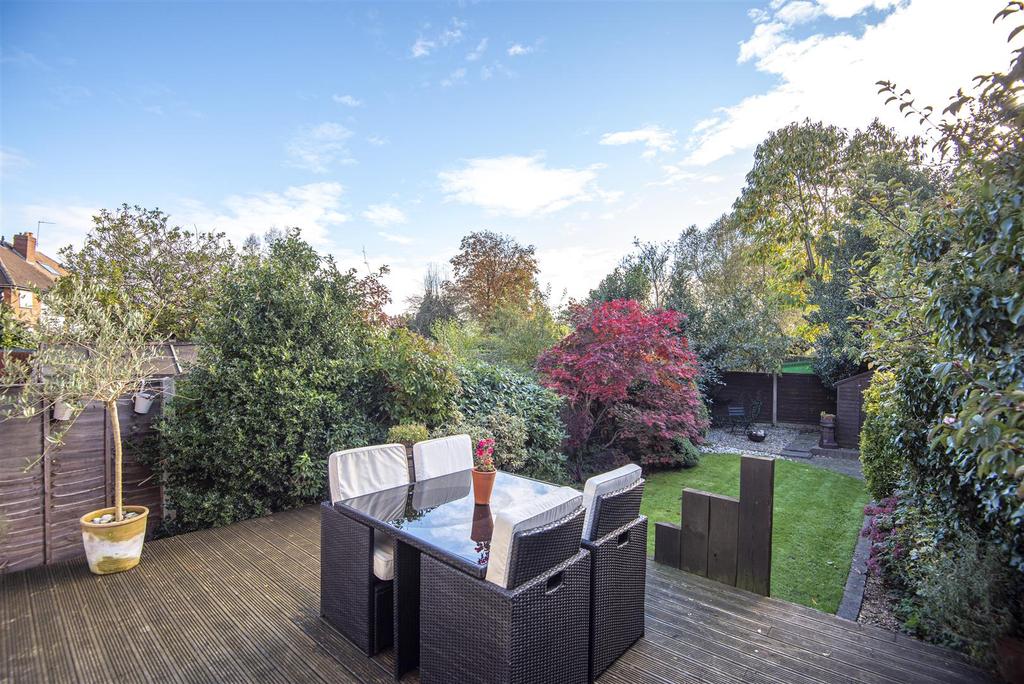 Lyn Avenue, Lichfield 3 bed semidetached house £350,000