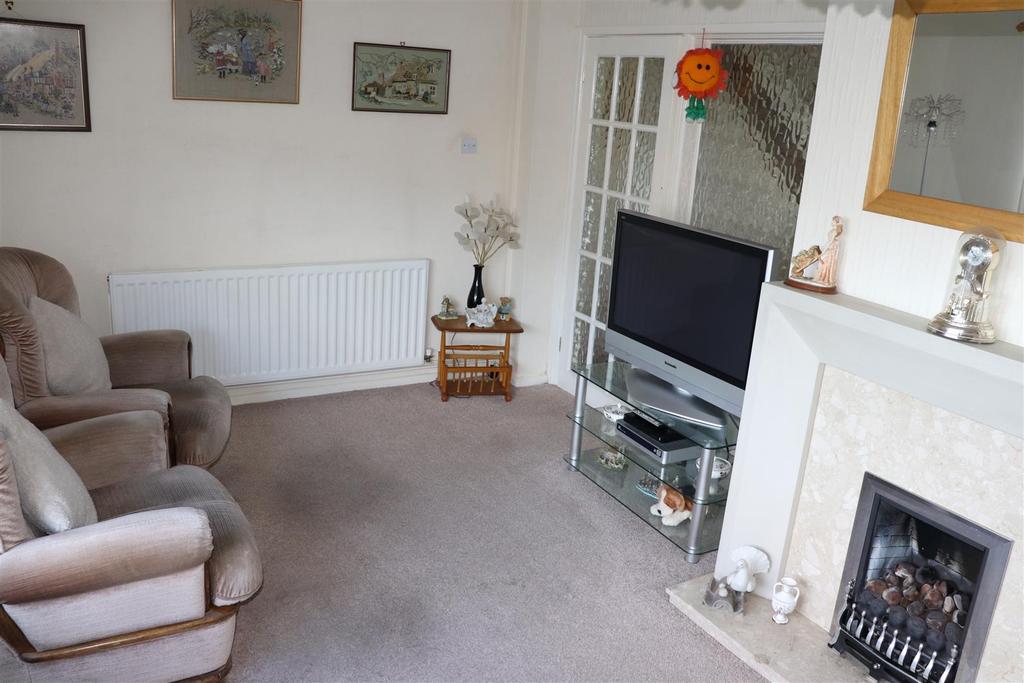 Woodside Way, Aldridge 3 bed link detached house £340,000