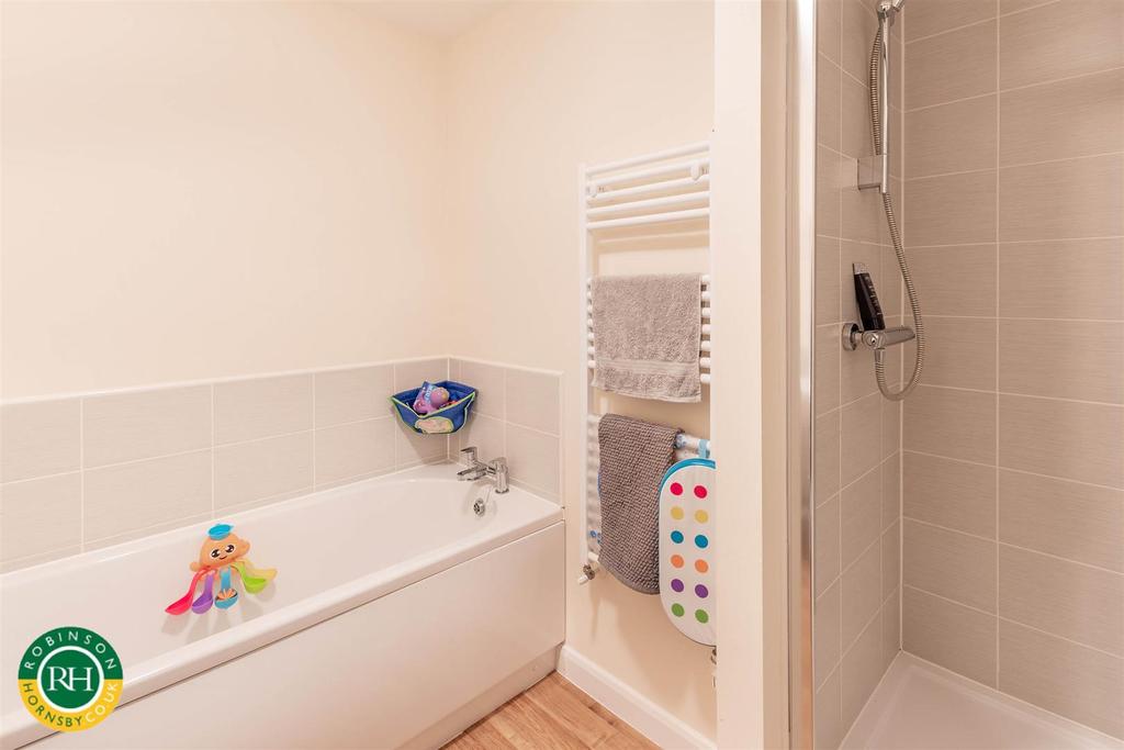 Bathroom 1.jpg