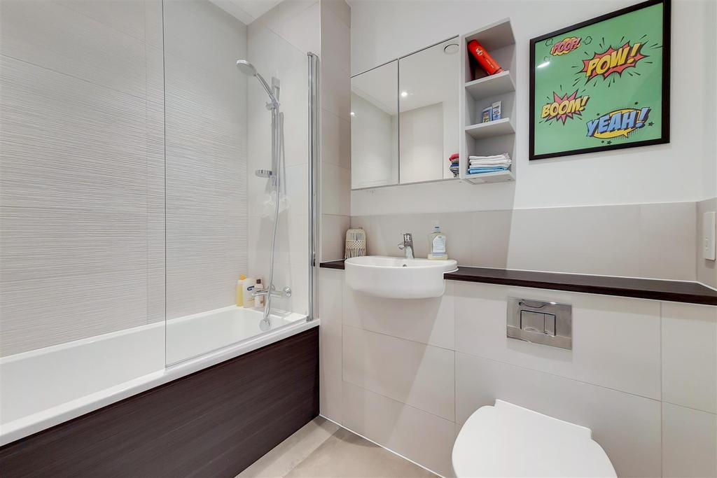 7 Bathroom 2-0.jpg