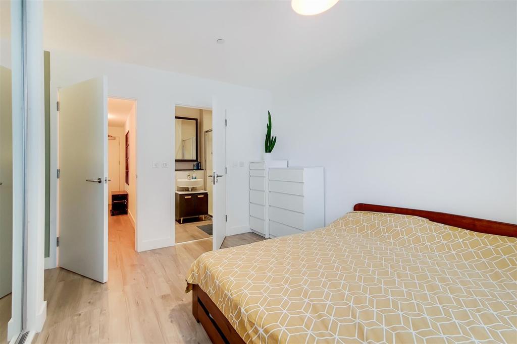 5 Main Bedroom-0.jpg