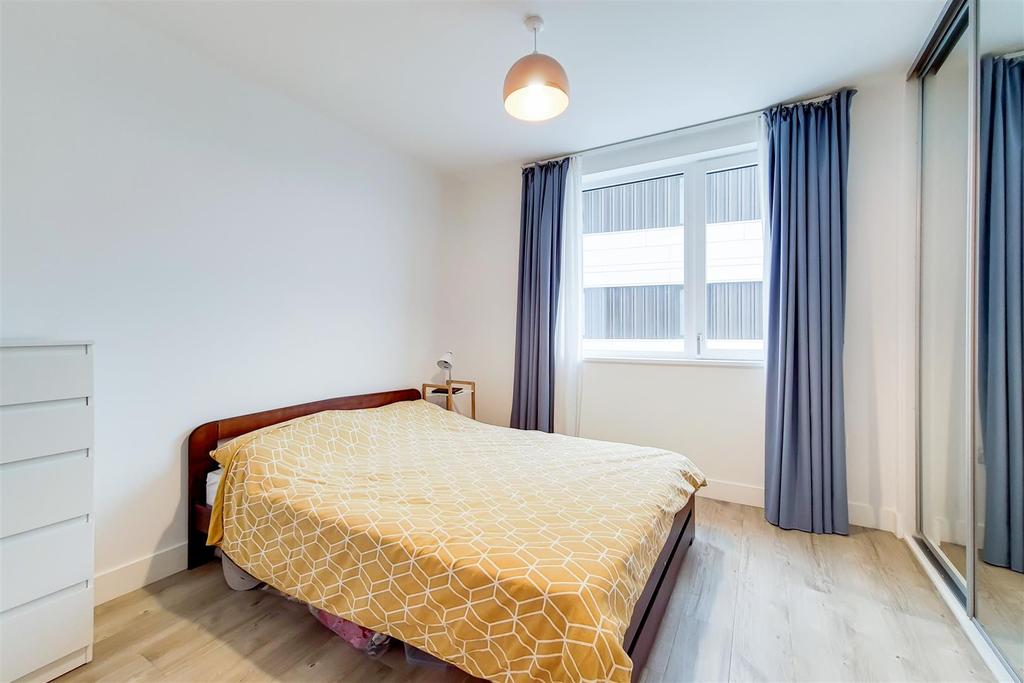 5 Main Bedroom-1.jpg