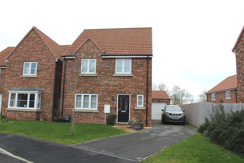 Oak Road, Market Weighton, York 4 bed detached house £295,000