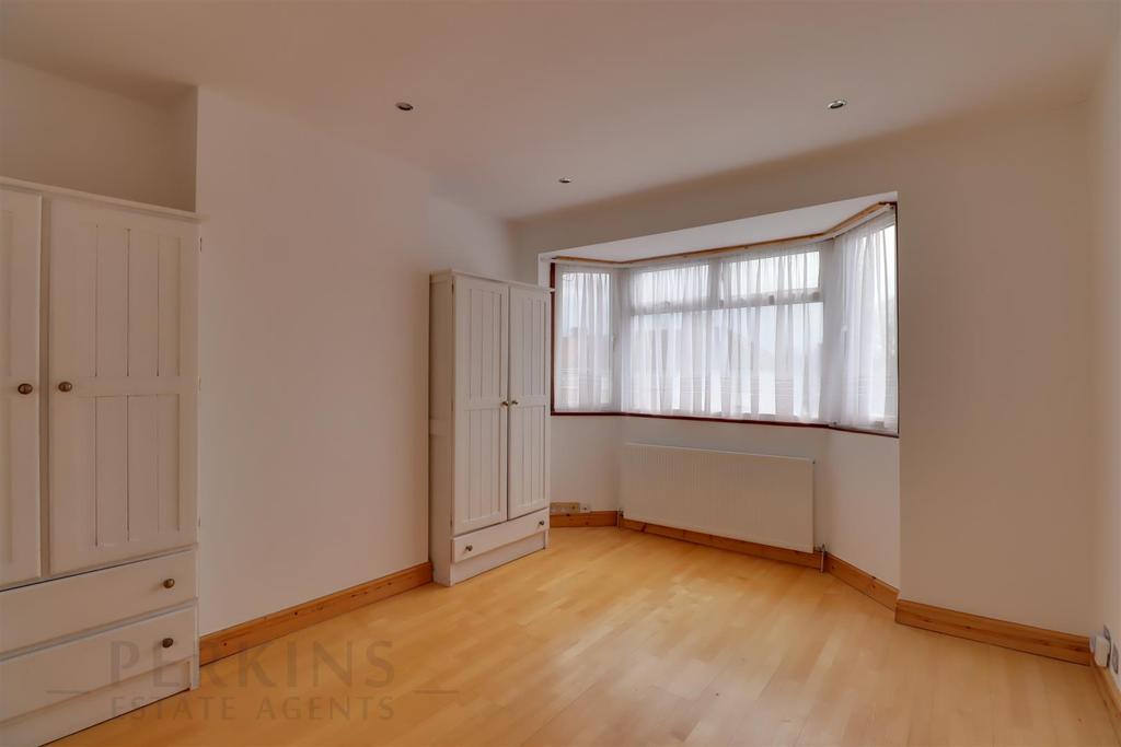 Avon Road, Greenford 3 bed house £1,850 pcm (£427 pw)
