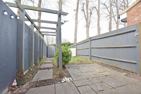 14 Lapwing Way, Abbots Langley, WD5 0GG