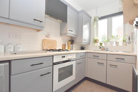14 Lapwing Way, Abbots Langley, WD5 0GG