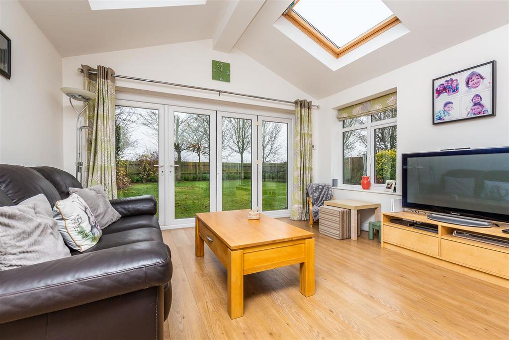 18 Manor Rise, Reepham, LN3 4 GA-19.jpg