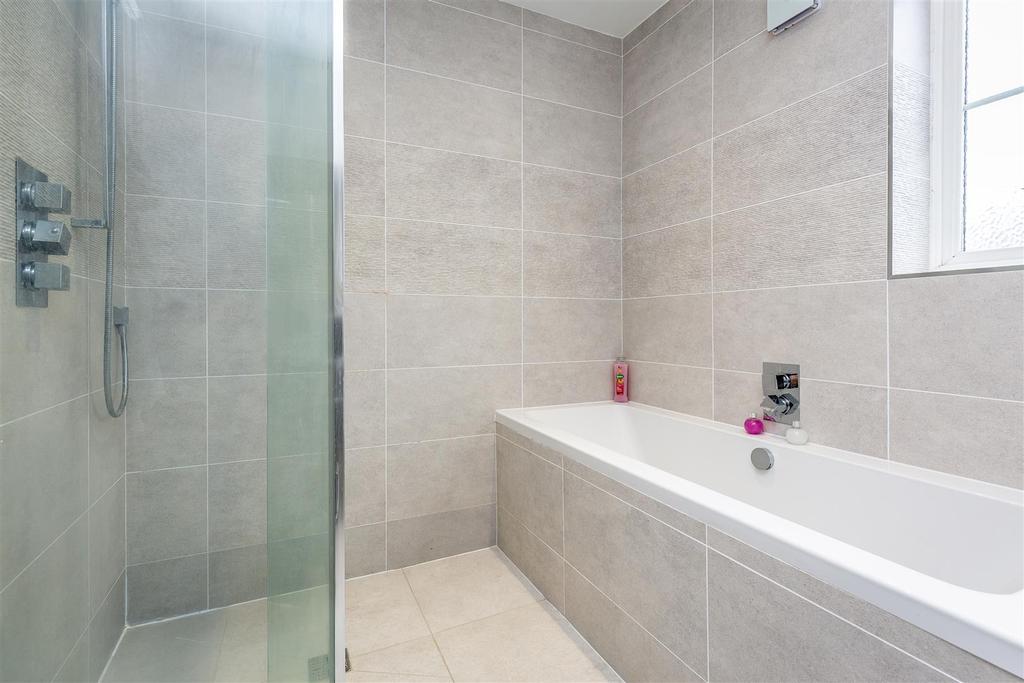 18 Manor Rise, Reepham, LN3 4 GA-28.jpg