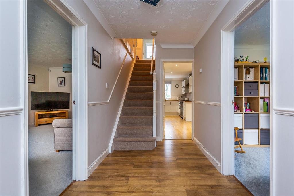 18 Manor Rise, Reepham, LN3 4 GA-12.jpg